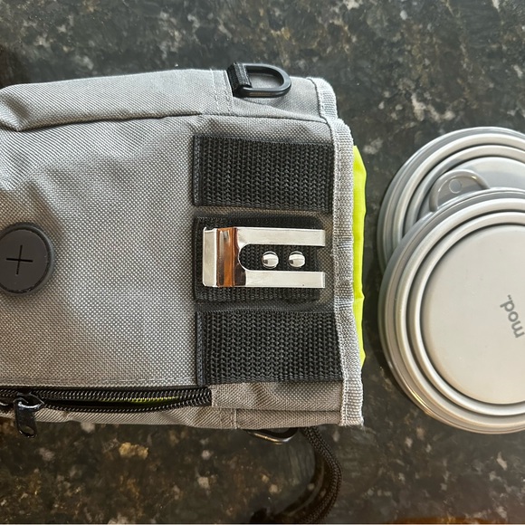 Puppy Training Pouch with fold up water bowls. - Picture 6 of 9